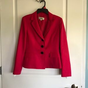 Le Suit pink blazer and matching skirt size 6